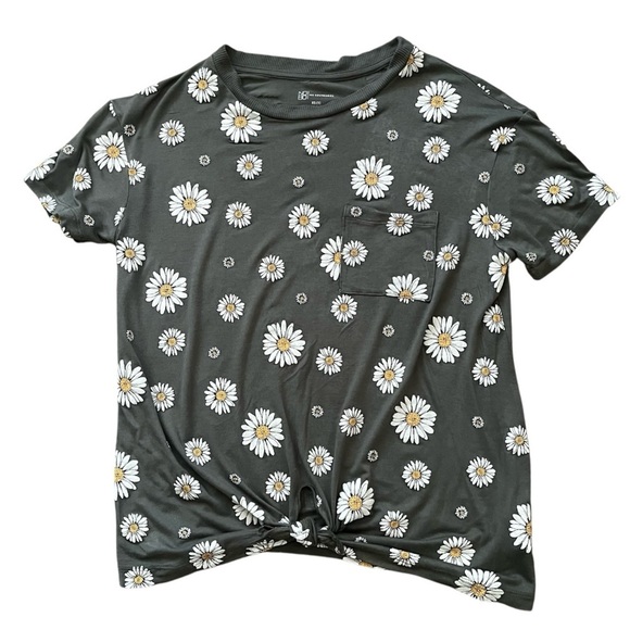 No Boundaries casual daisy print XS (1) gray round neck short sleeve ribbon - Picture 5 of 14